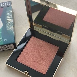 Bobbi Brown Luxe Gilded Highlighter in shade Foiled Petal
